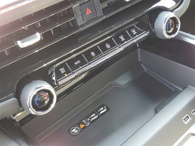 2025 Chevrolet Suburban RST