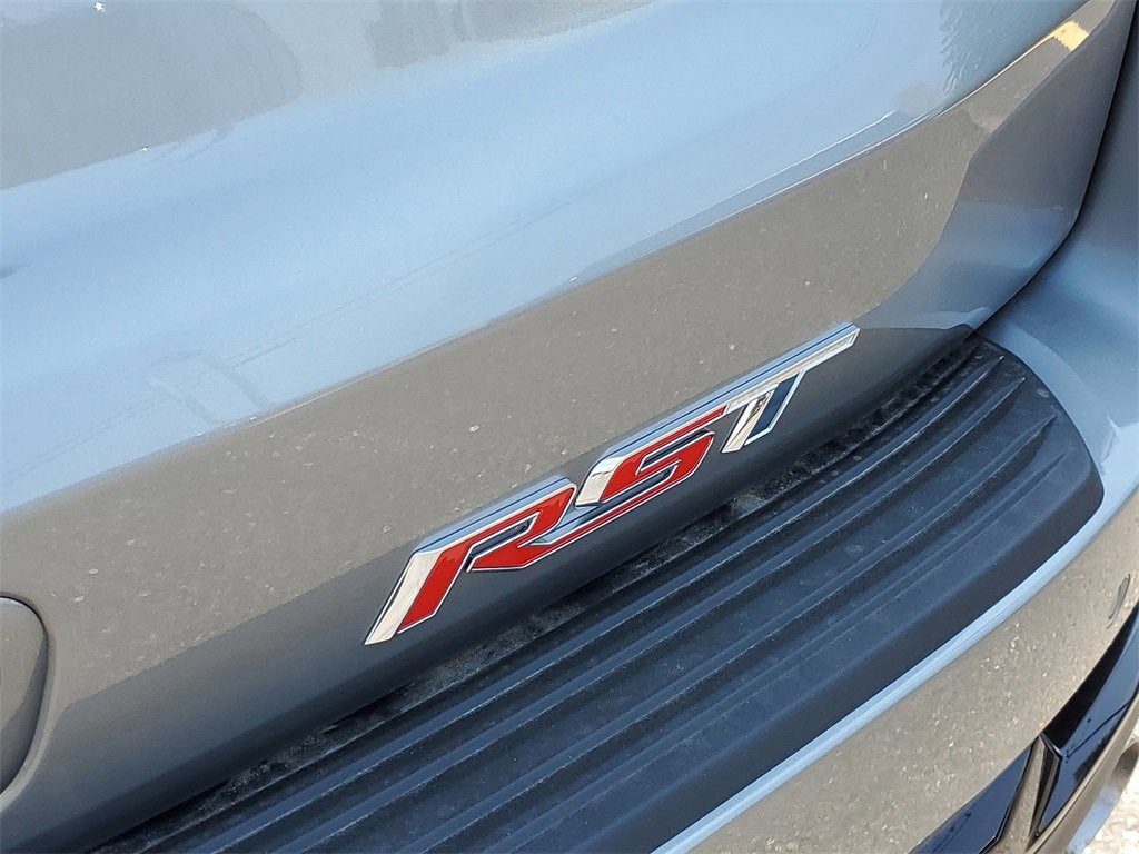 2025 Chevrolet Suburban RST