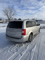 2011 Chrysler Town & Country Limited