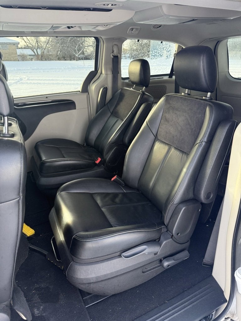 2011 Chrysler Town & Country Limited